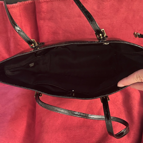 Small MK Shiny Leather Tote - Picture 3 of 8